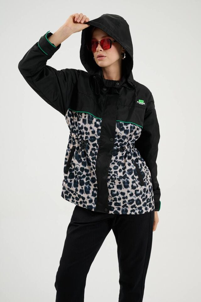 Leopar Detaylı Yağmurluk