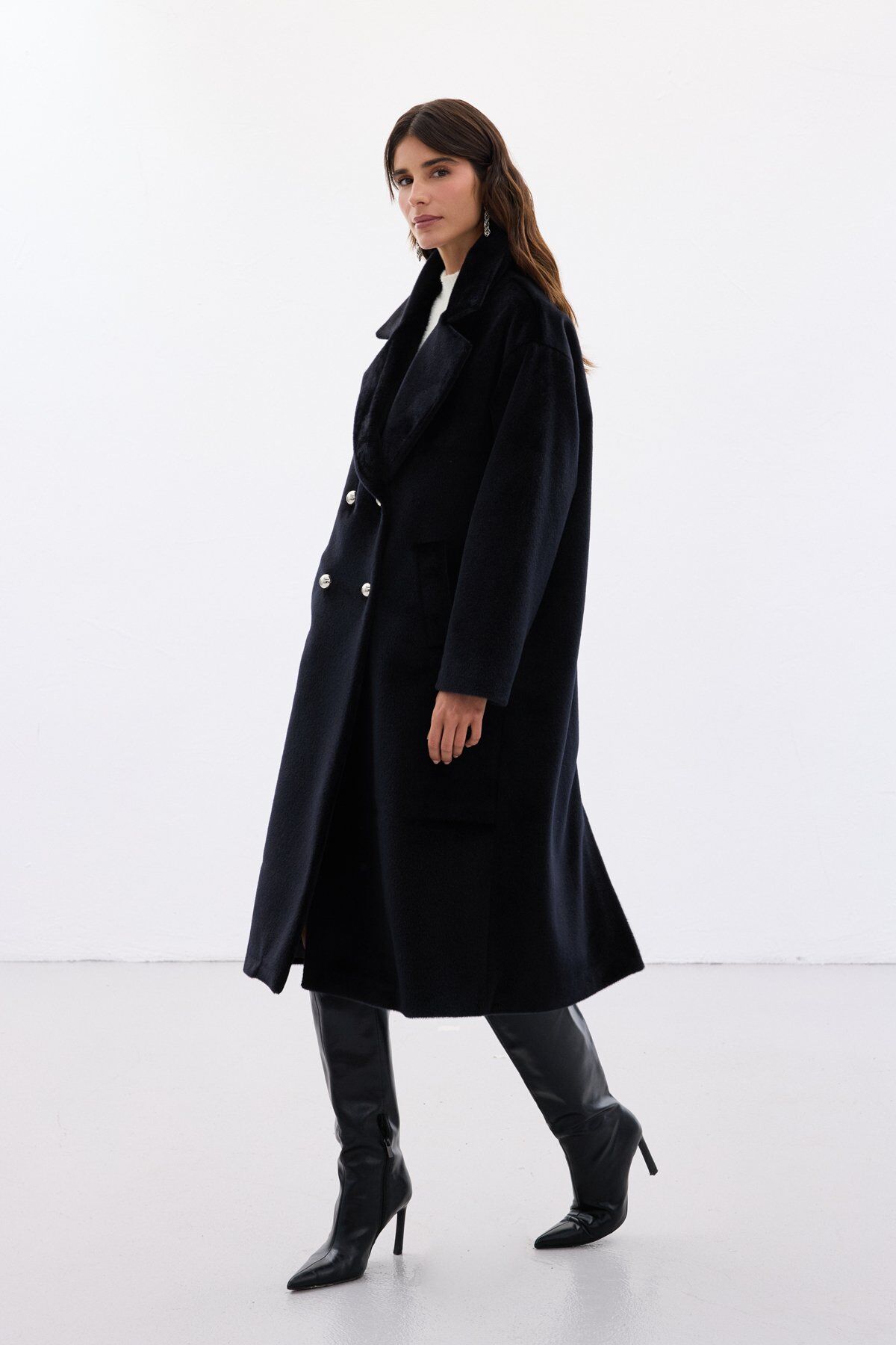 Düğme Detaylı Uzun Kaban