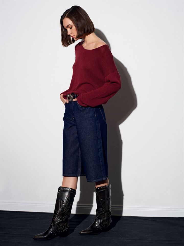 Oval Yaka Dökümlü Kazak