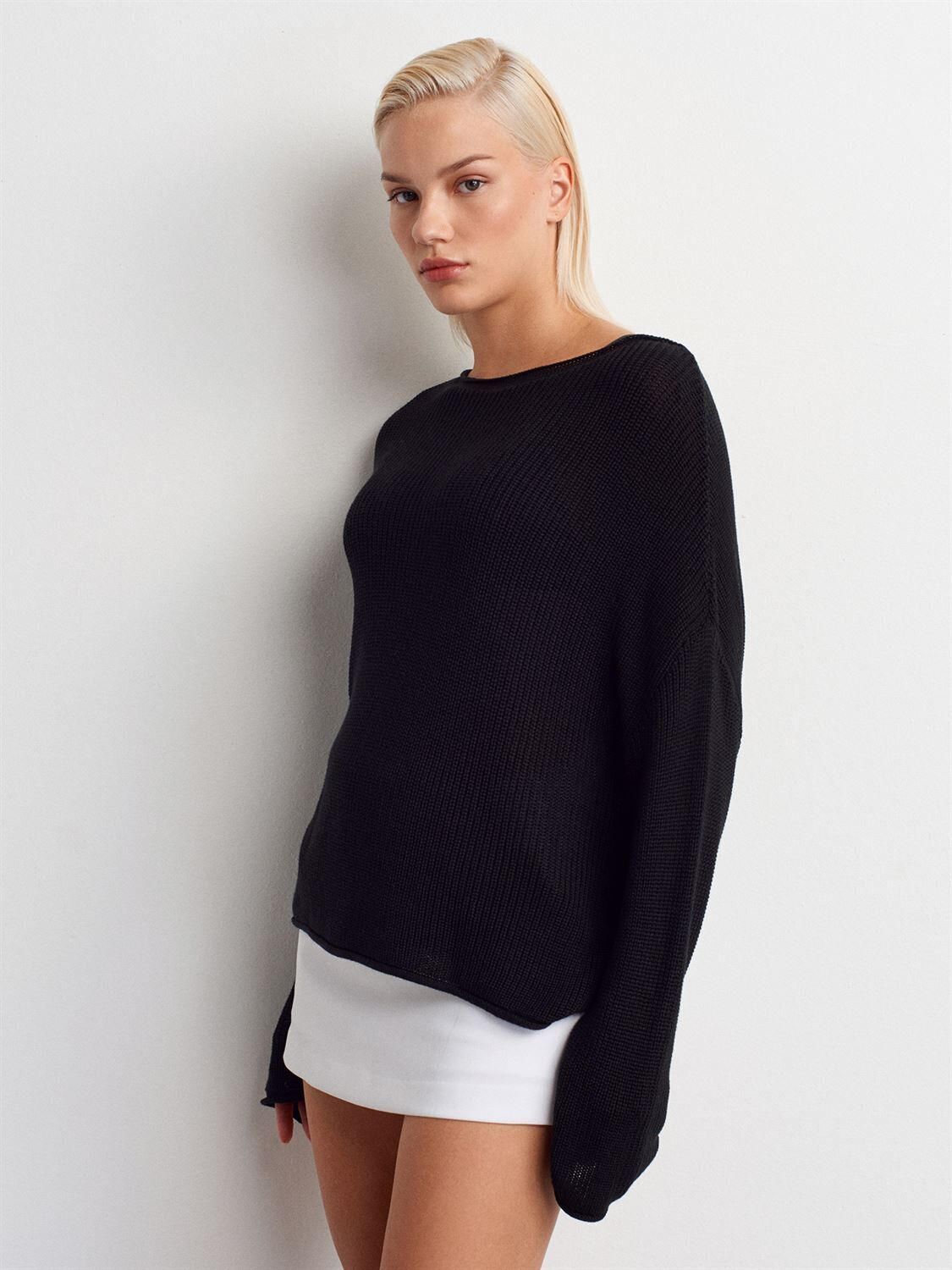 Kayık Yaka Dökümlü Triko Kazak