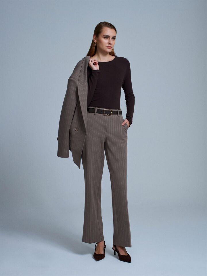 Kayık Yaka Kaşmir Karışımlı Kazak