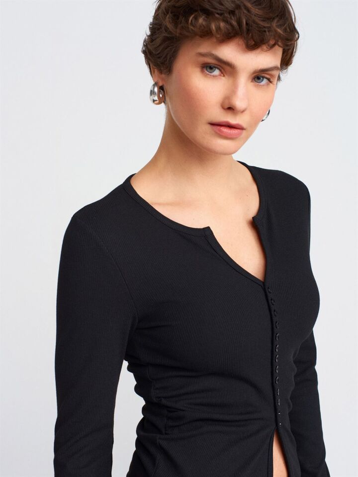 Düğme Detaylı Büzgülü Top