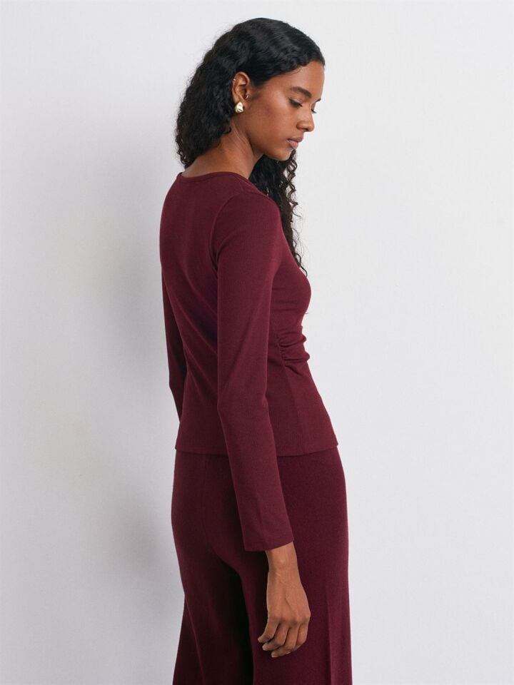 Düğme Detaylı Büzgülü Top