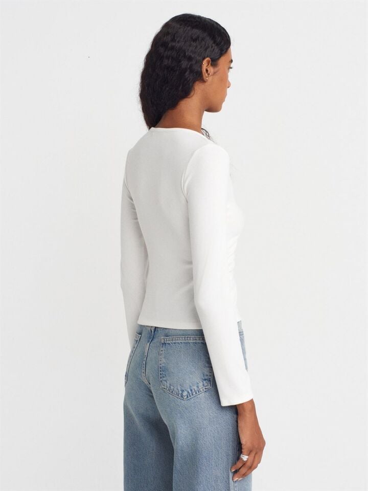 Düğme Detaylı Büzgülü Top