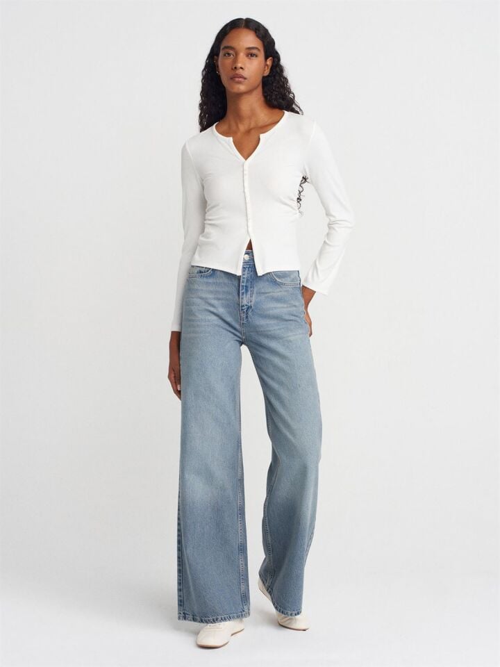 Düğme Detaylı Büzgülü Top