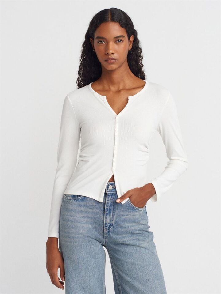 Düğme Detaylı Büzgülü Top